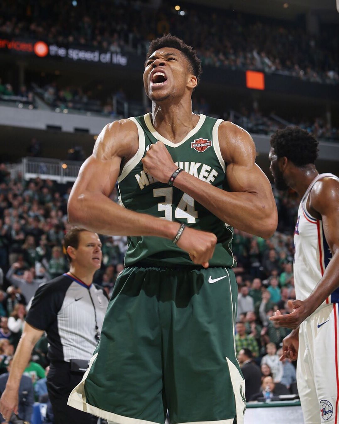 名宿：尼科-帕斯像托蒂，他是意甲最好的球员理应回皇马效力（名宿：尼科-帕斯神似托蒂，堪称意甲最佳，理应回归皇马）