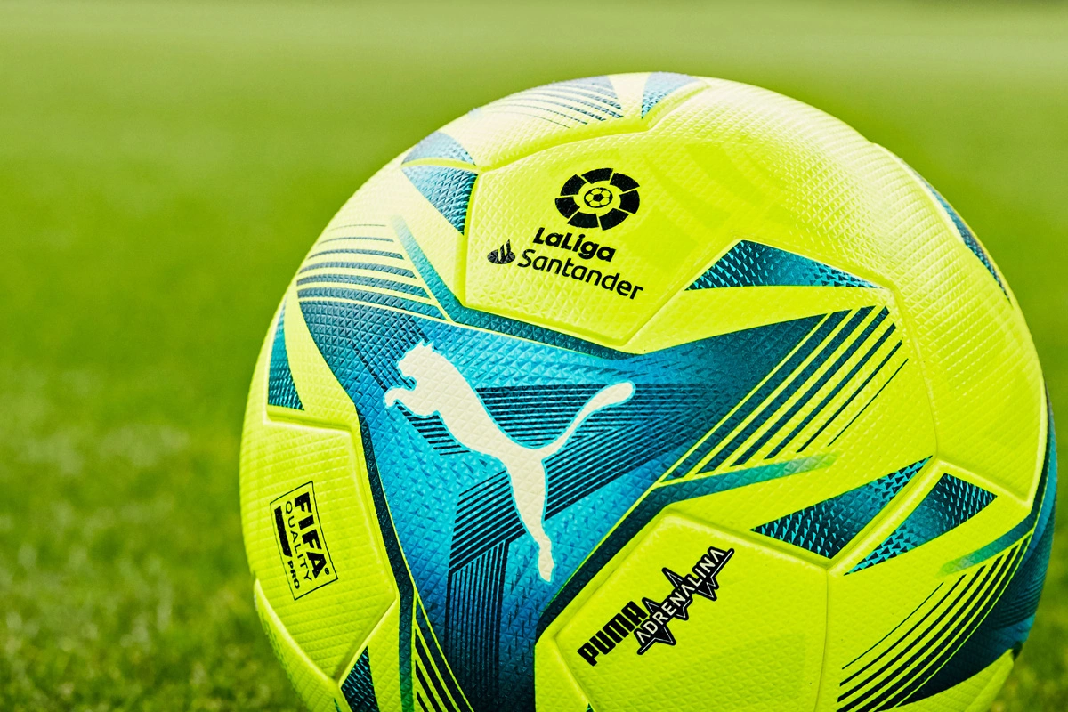 足坛一夜动态：AC米兰大逆转登顶意甲第1，B费创纪录曼联复仇狼队（足坛一夜速递：AC米兰逆转登顶意甲榜首，B费破纪录助曼联复仇狼队）