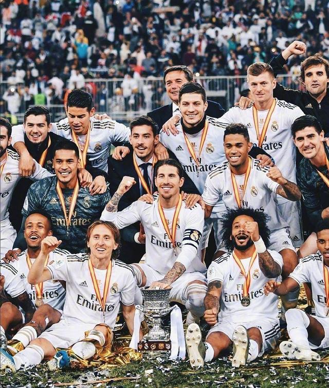 2025巴甲10月最佳球员：帕尔梅拉斯中锋维托尔-罗克（帕尔梅拉斯中锋维托尔-罗克荣膺2025年巴甲10月最佳球员）