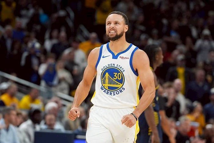 WTT总决赛：王楚钦／孙颖莎3-0林诗栋／蒯曼，收获两连胜（WTT总决赛：王楚钦／孙颖莎3-0完胜林诗栋／蒯曼，迎来两连胜）