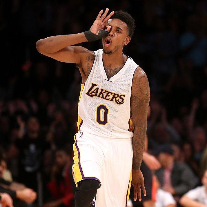 百大球员榜老詹跌至第24！真进不了全明星？ KG呼吁别给他投票（百大球员榜詹姆斯跌至第24位：全明星恐无缘？加内特呼吁别为他投票）