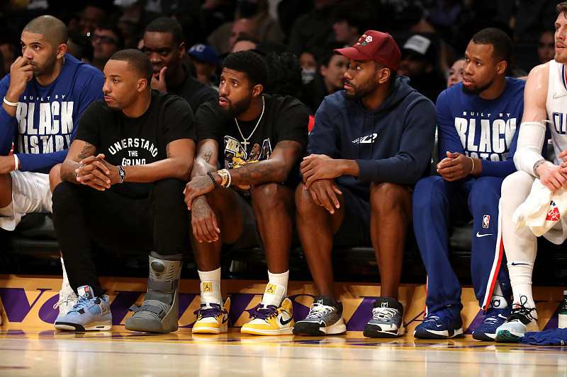 芬奇：很多球队接球就发起进攻换防也迅速 我们往往慢半拍（芬奇：对手接球即攻、换防迅速，我们常常慢半拍）