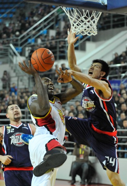 延续状态！基昂特·乔治三分7中4轰29分10助（状态正佳！基昂特·乔治三分7投4中砍下29分10助攻）